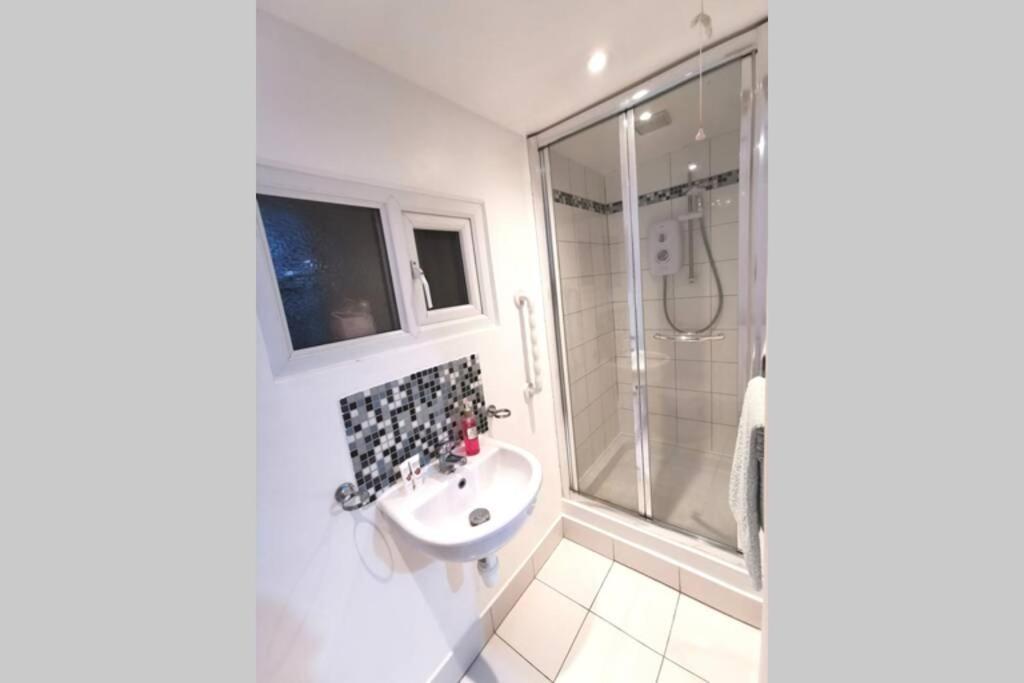 Private Comfortable Guest Suite - نوتينغهام المظهر الخارجي الصورة